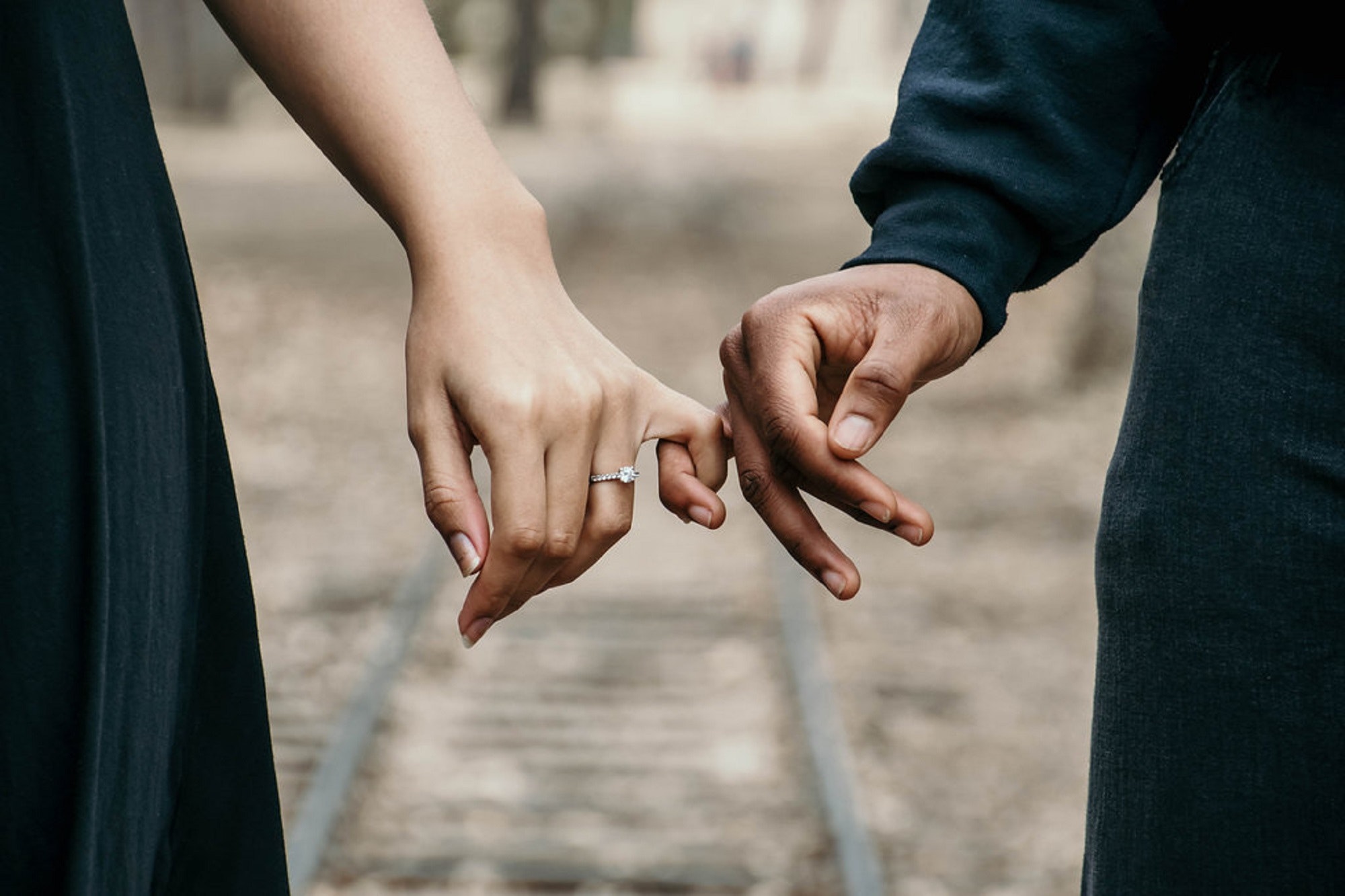防疫亲密培养练习：五种做法，转变沉闷的伴侣关係